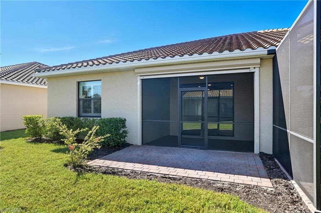8290 Venetian Pointe DR, FORT MYERS FL 33908-32