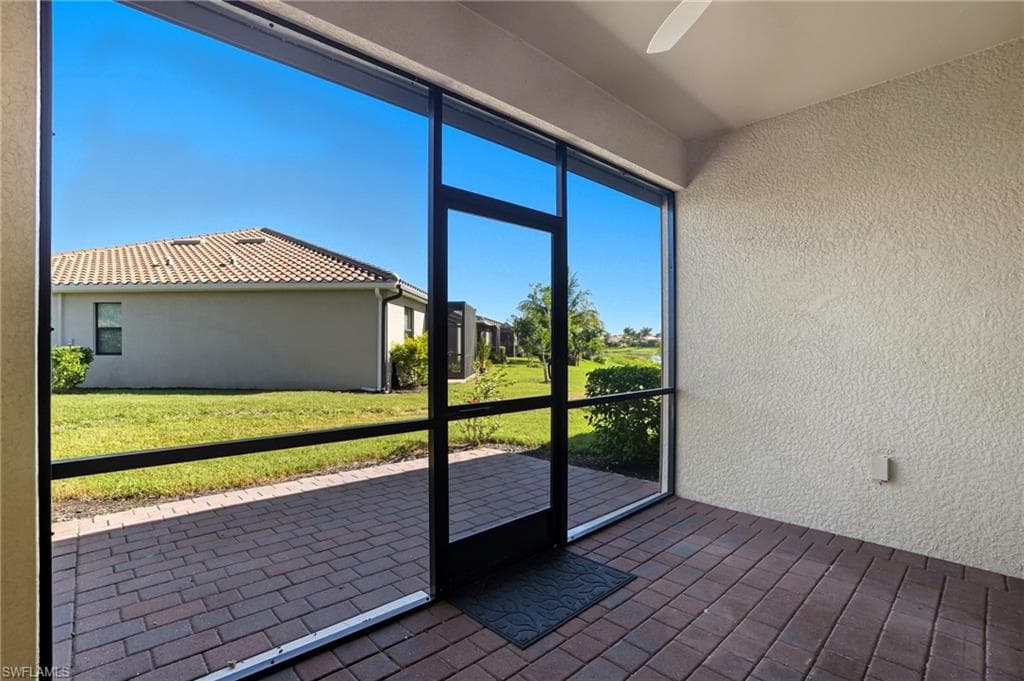 8290 Venetian Pointe DR, FORT MYERS FL 33908-30