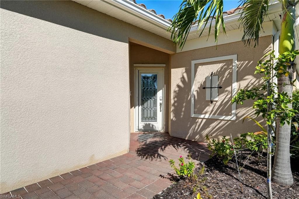 8290 Venetian Pointe DR, FORT MYERS FL 33908-3