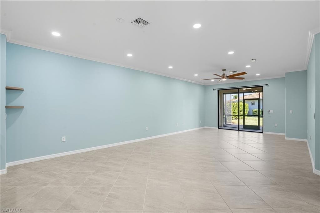 8290 Venetian Pointe DR, FORT MYERS FL 33908-7