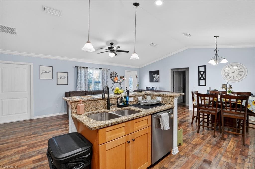 601 Renault AVE, SEBRING FL 33872-27