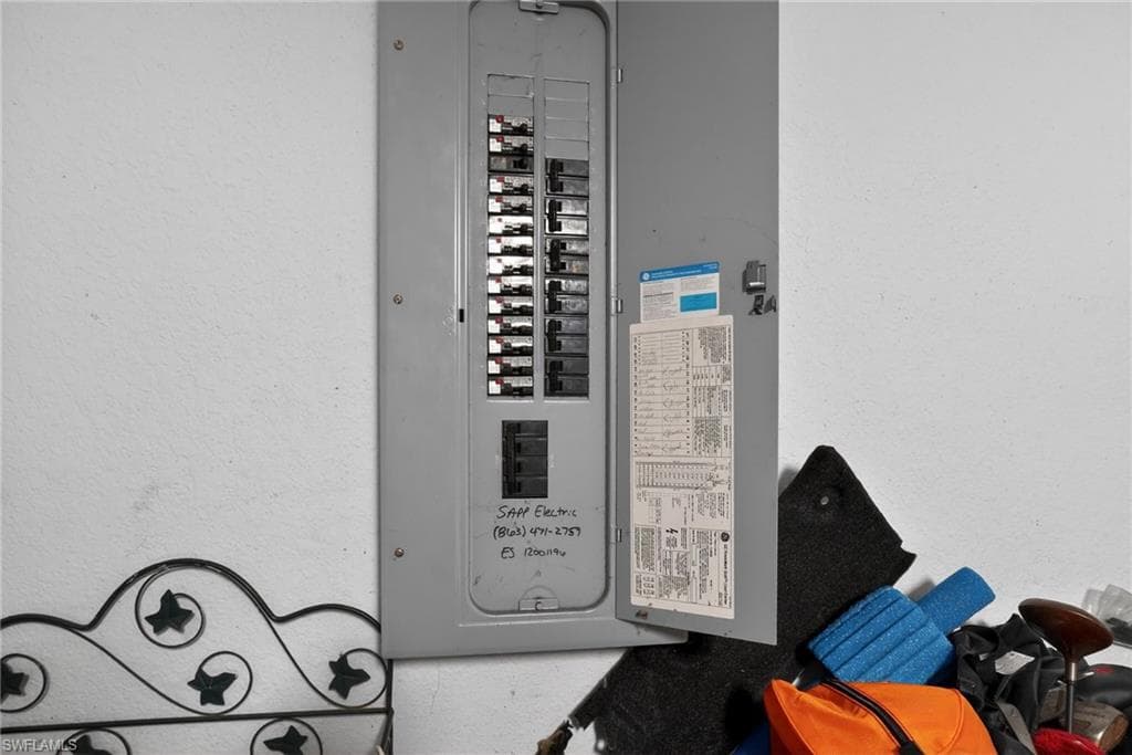 601 Renault AVE, SEBRING FL 33872-47