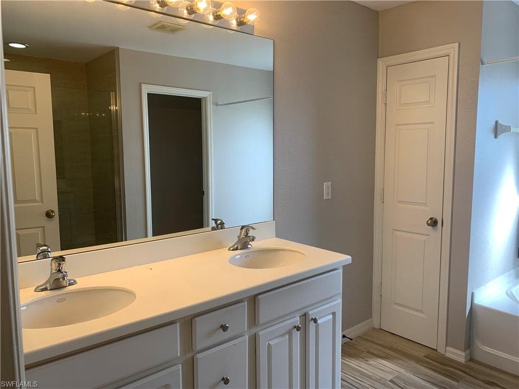 2149 Cape Heather CIR, CAPE CORAL FL 33991-22