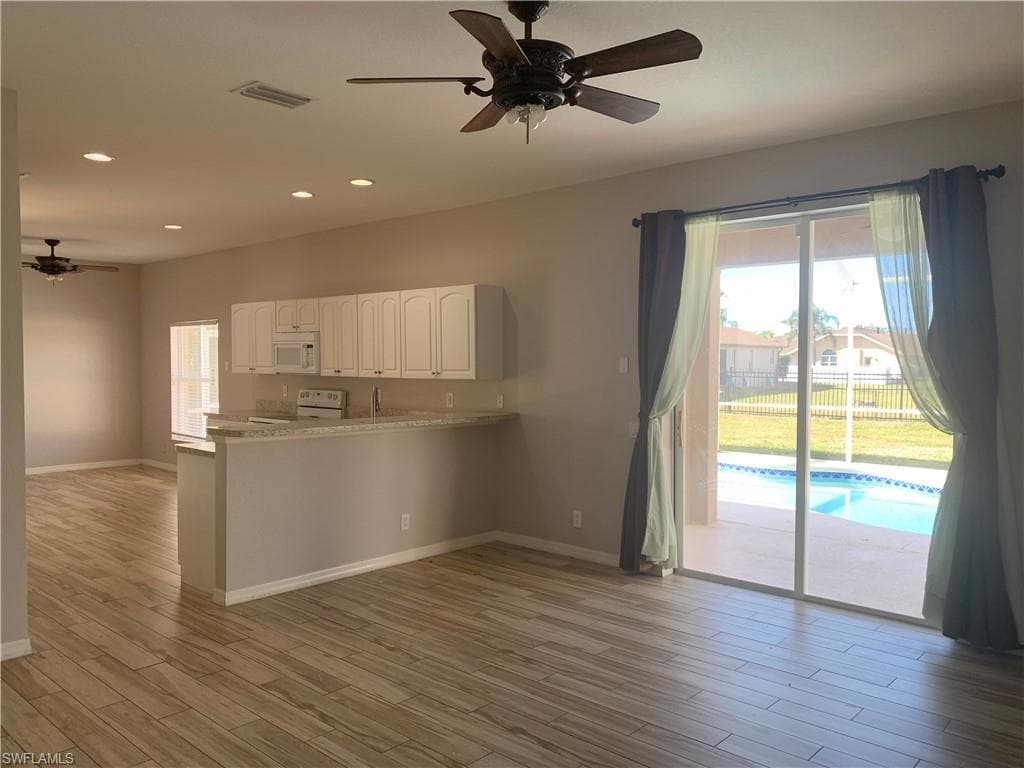 2149 Cape Heather CIR, CAPE CORAL FL 33991-8