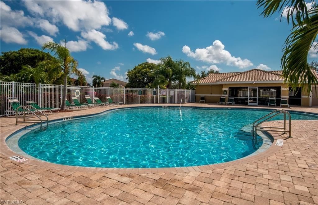 2149 Cape Heather CIR, CAPE CORAL FL 33991-47