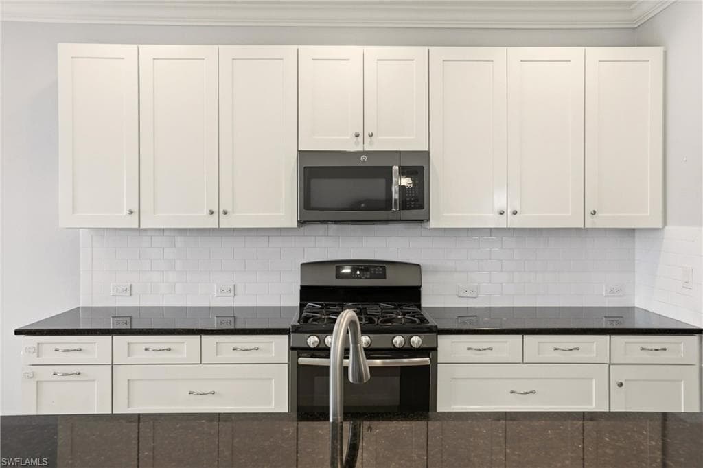 8554 Big Mangrove DR, FORT MYERS FL 33908-13