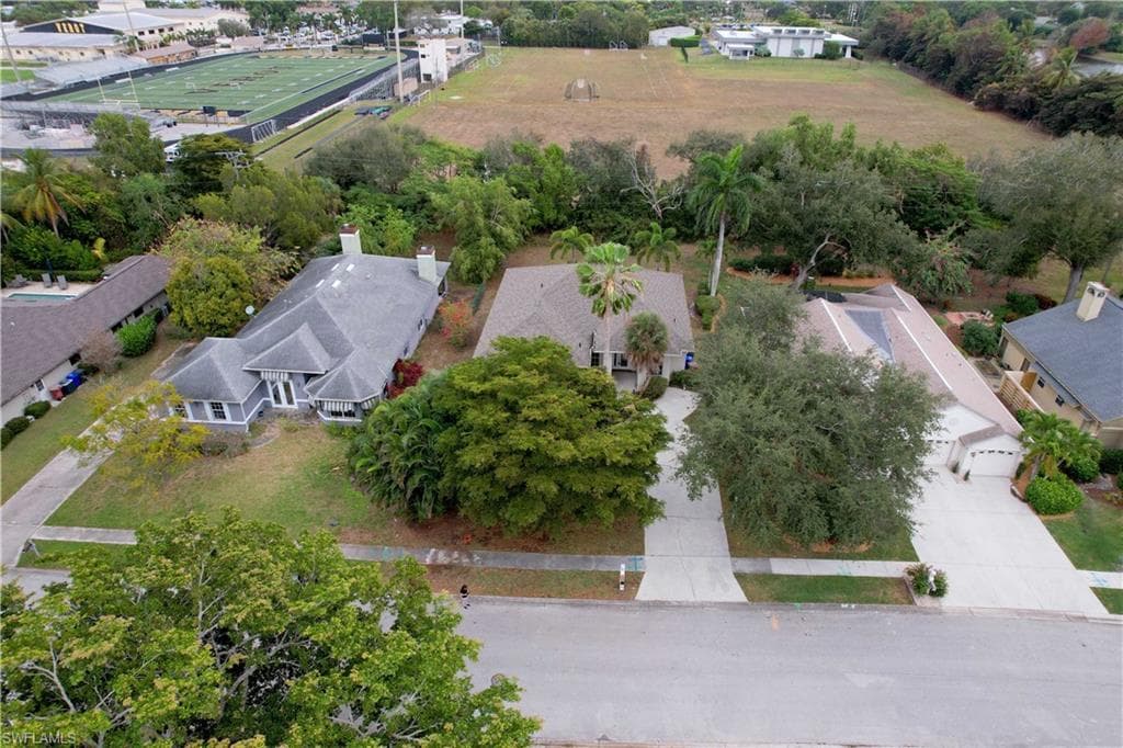 1580 Argyle DR-2