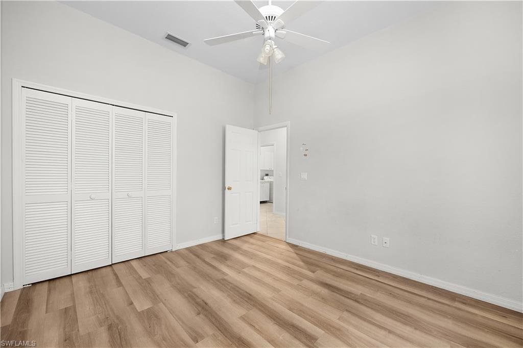 1580 Argyle DR-31