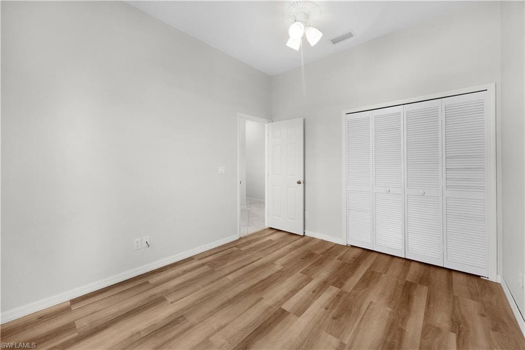 1580 Argyle DR-27