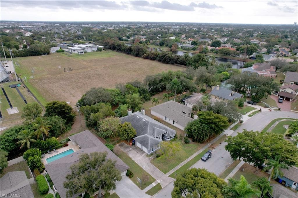 1580 Argyle DR-44