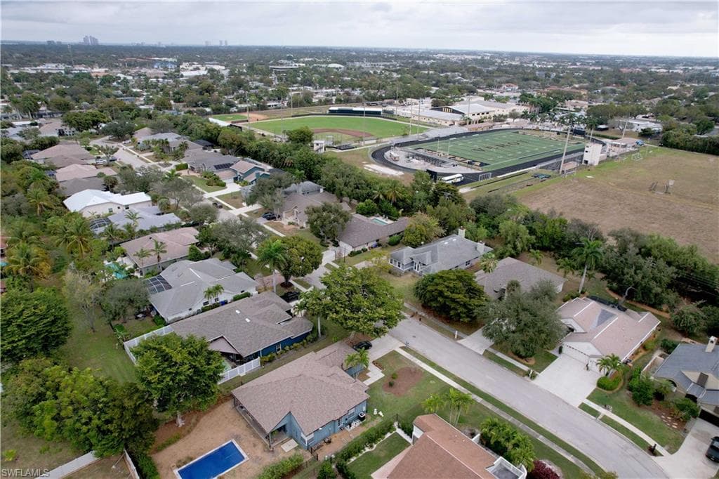 1580 Argyle DR-43