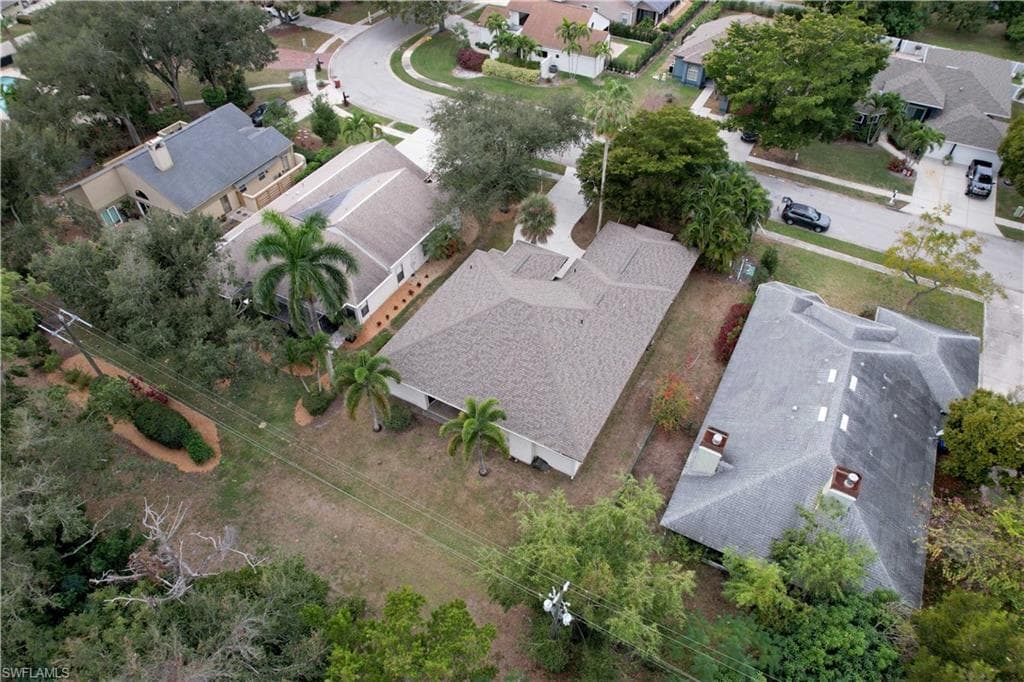 1580 Argyle DR-39