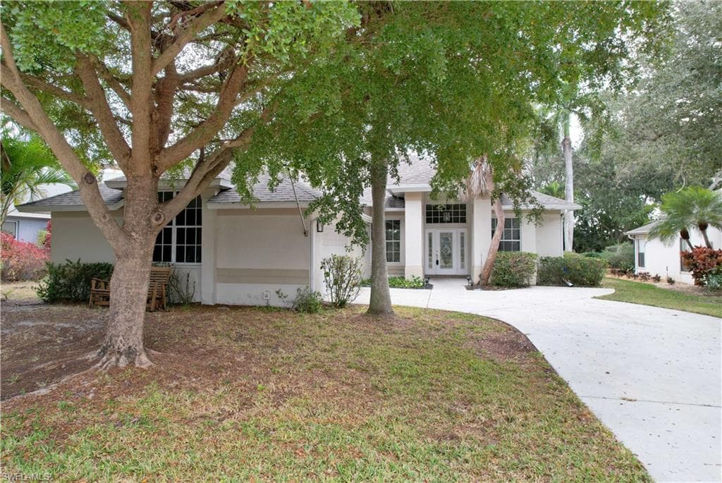 1580 Argyle DR-38