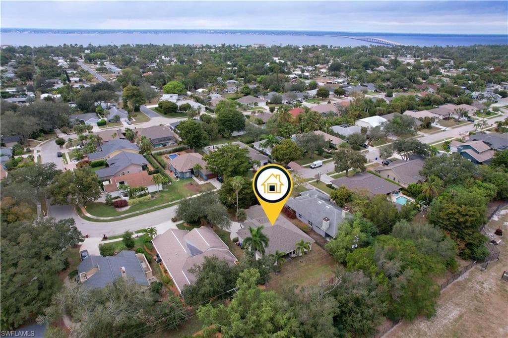 1580 Argyle DR-3