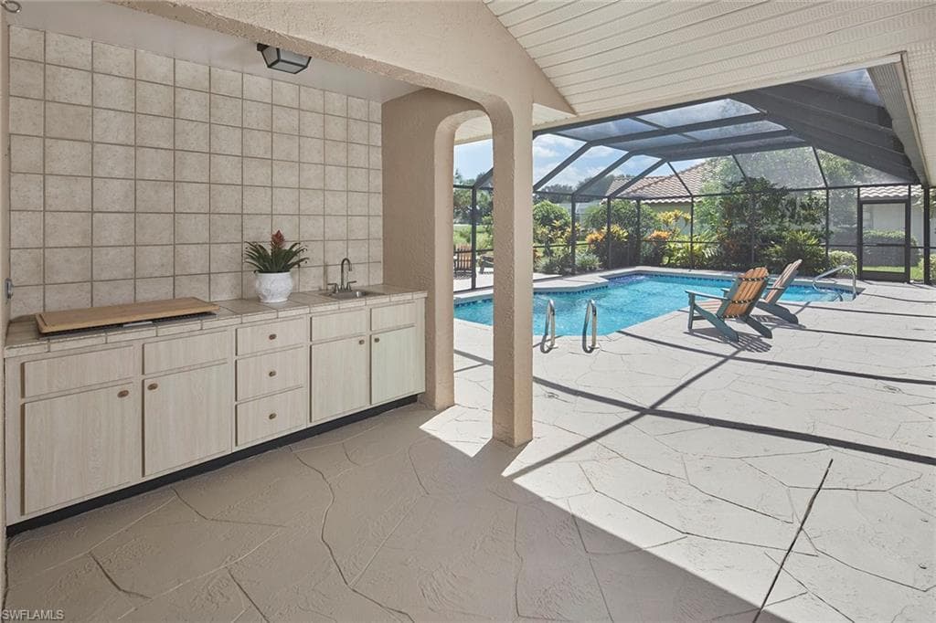 208 Silverado DR-20
