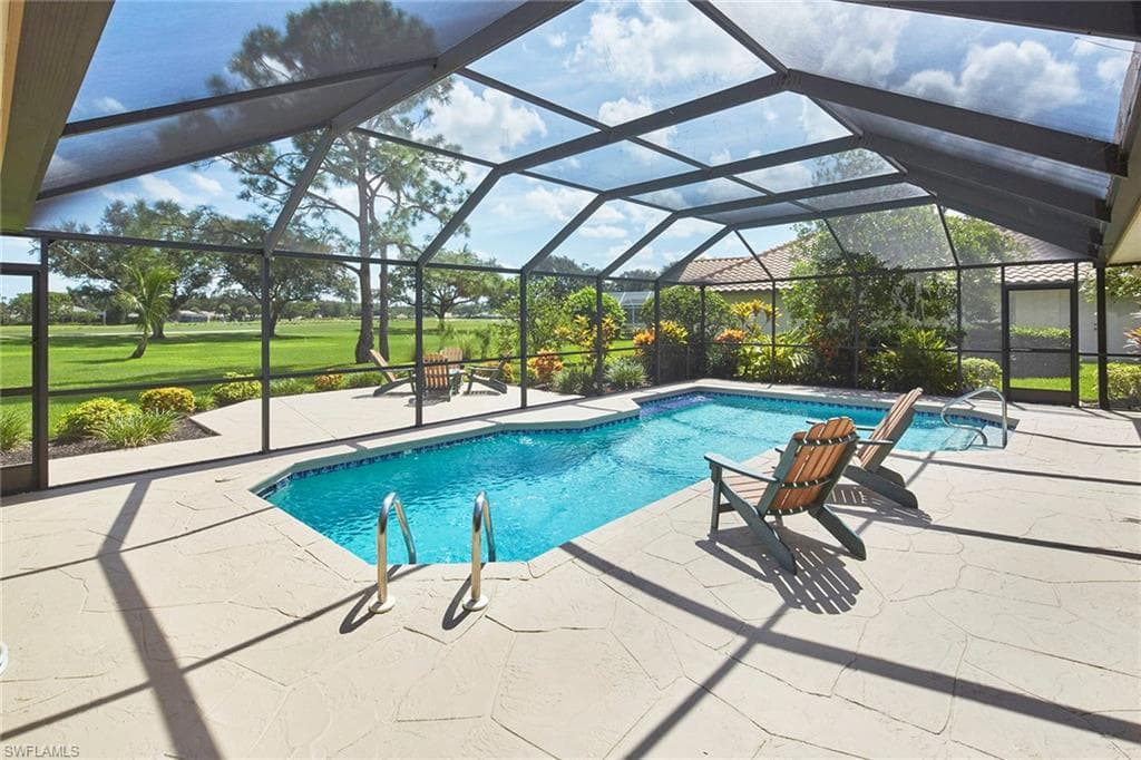 208 Silverado DR-24