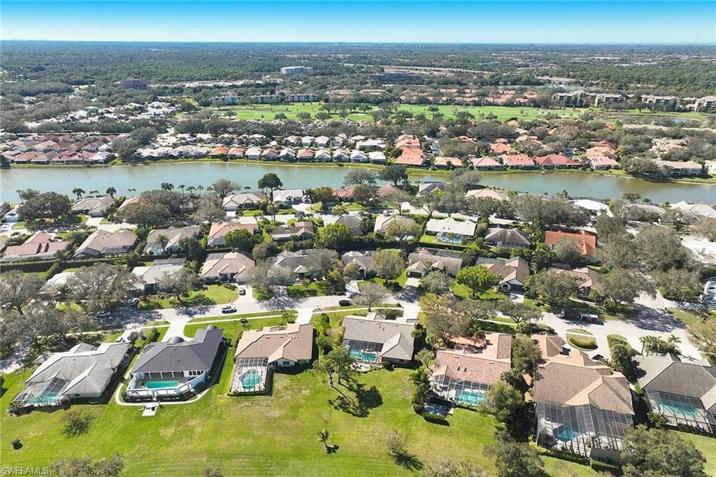 208 Silverado DR-33