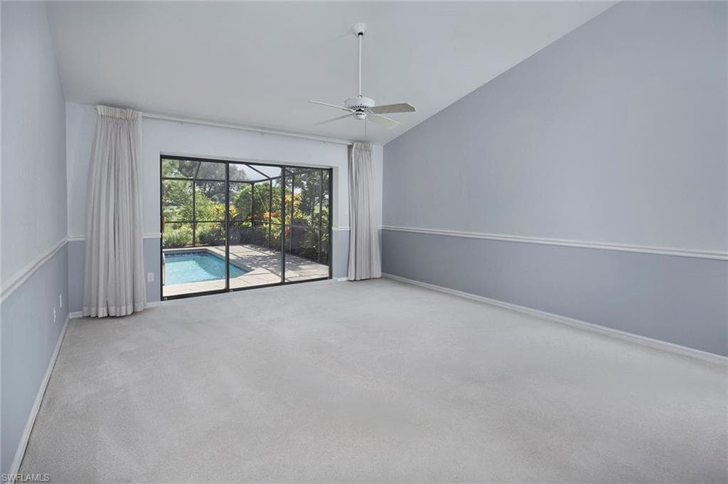 208 Silverado DR-11