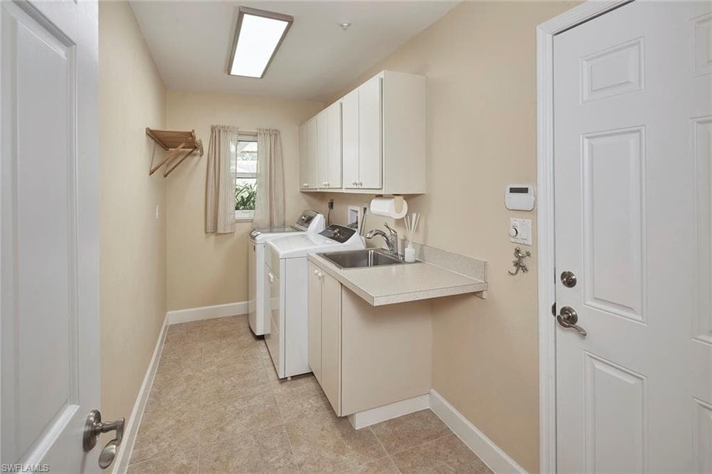 208 Silverado DR-19