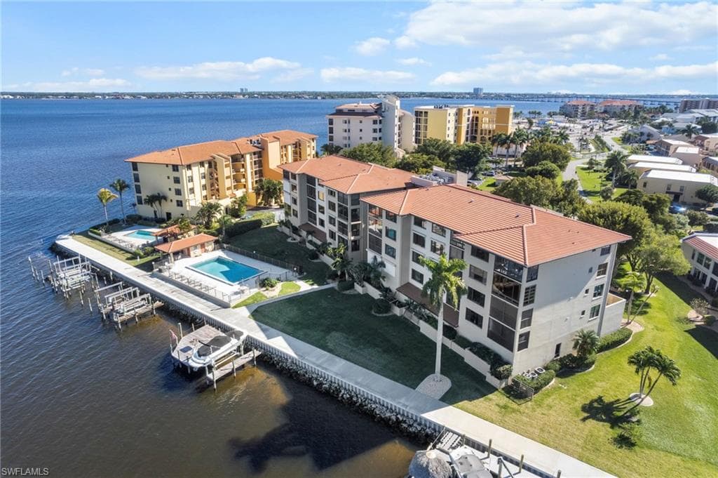 4013 SE 20th PL # 401, CAPE CORAL FL 33904-26