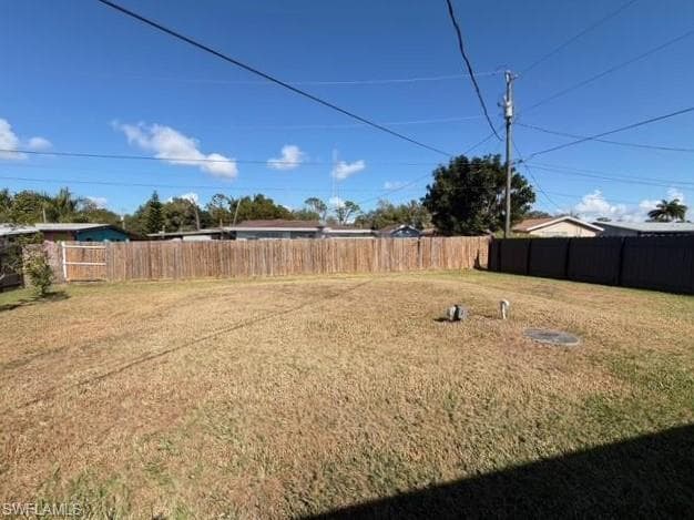40 Victoria DR, NORTH FORT MYERS FL 33917-42