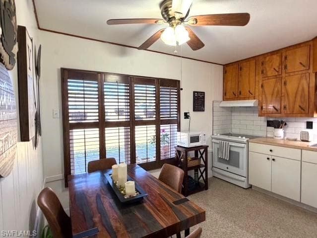 40 Victoria DR, NORTH FORT MYERS FL 33917-11