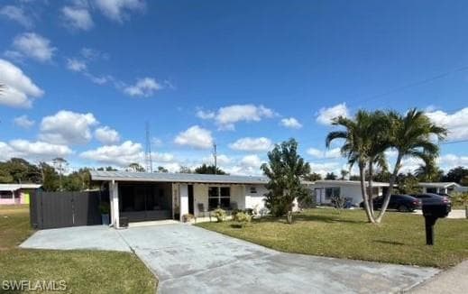 40 Victoria DR, NORTH FORT MYERS FL 33917-2