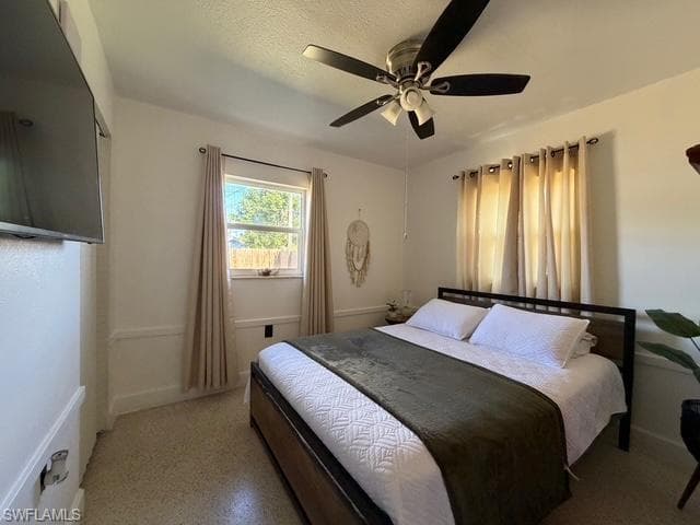 40 Victoria DR, NORTH FORT MYERS FL 33917-27