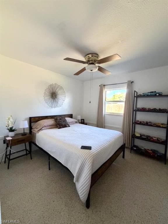 40 Victoria DR, NORTH FORT MYERS FL 33917-24