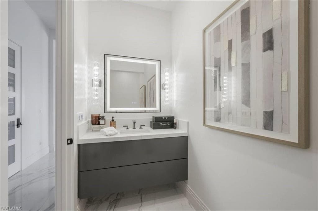 661 Amber DR, MARCO ISLAND FL 34145-26