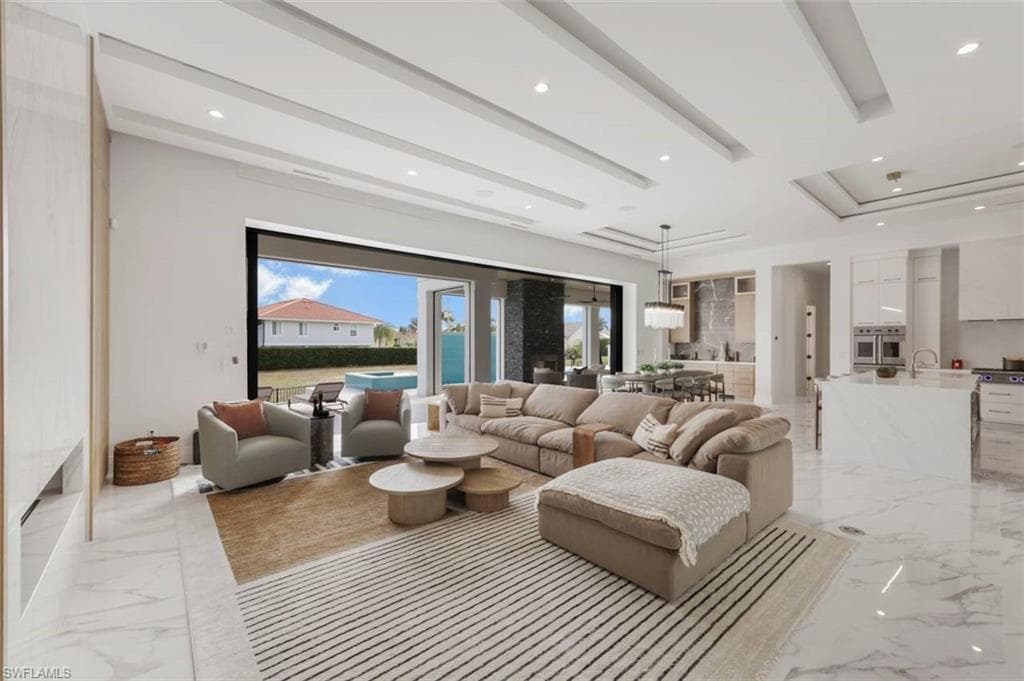 661 Amber DR, MARCO ISLAND FL 34145-1