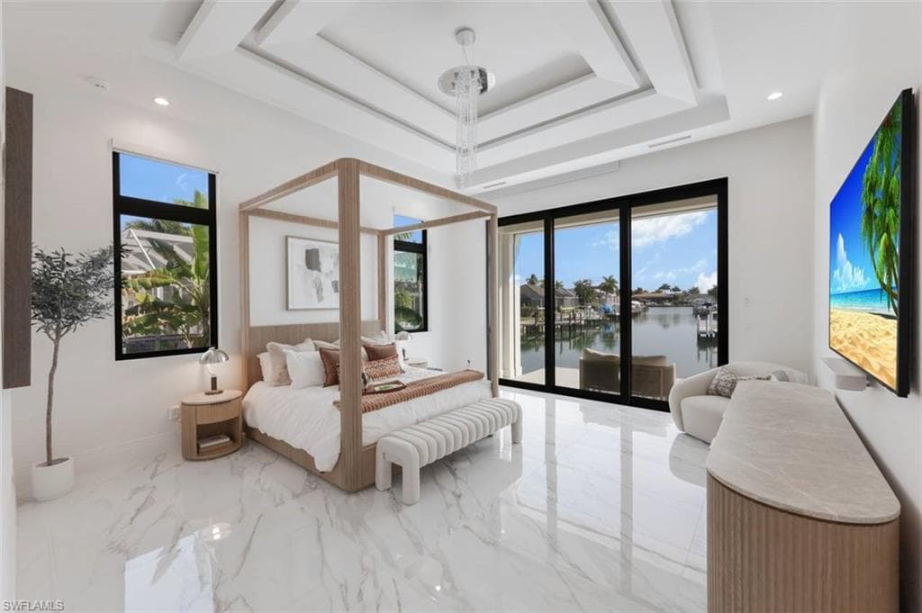 661 Amber DR, MARCO ISLAND FL 34145-15