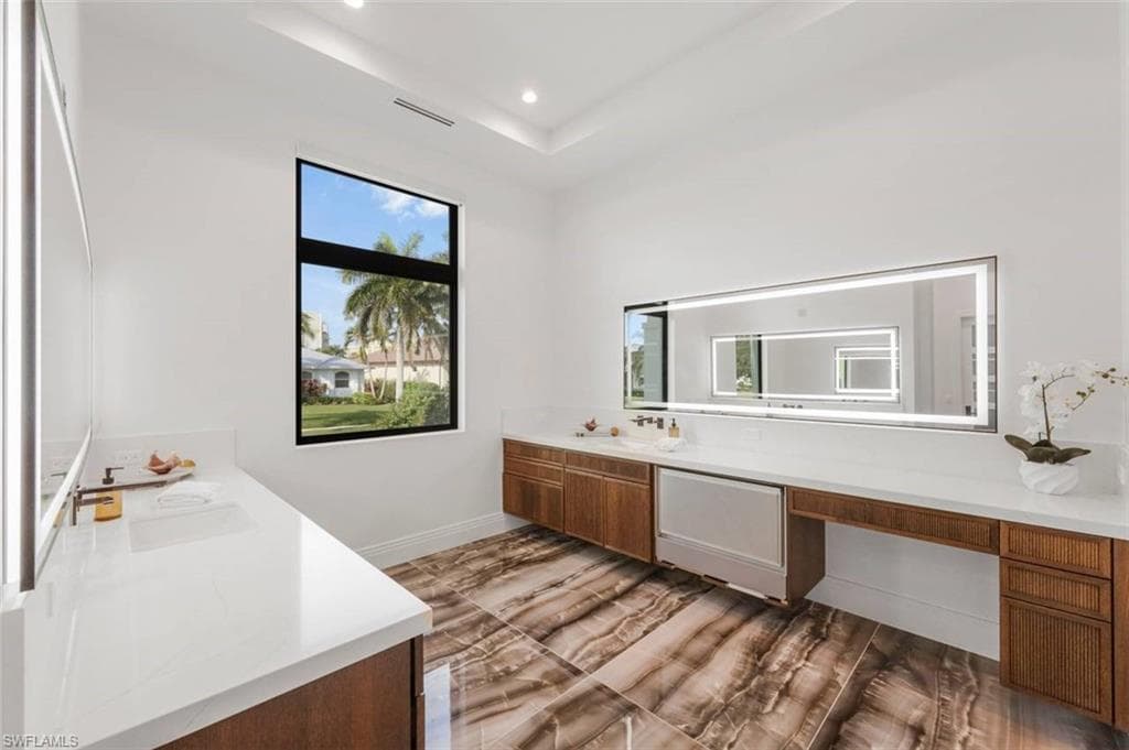 661 Amber DR, MARCO ISLAND FL 34145-19