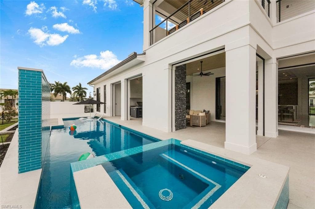 661 Amber DR, MARCO ISLAND FL 34145-23