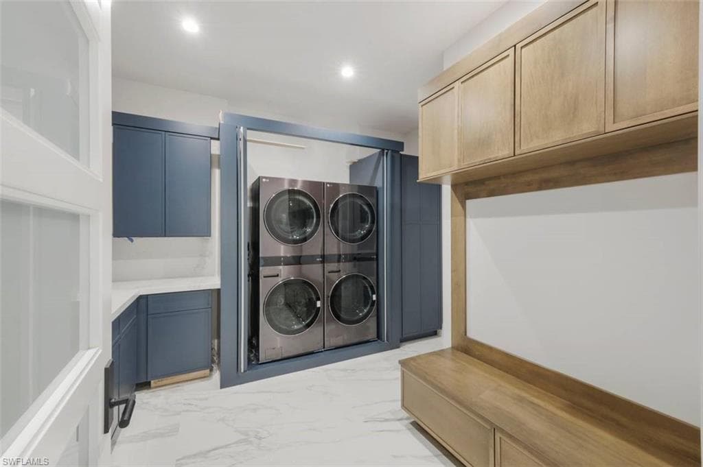 661 Amber DR, MARCO ISLAND FL 34145-33