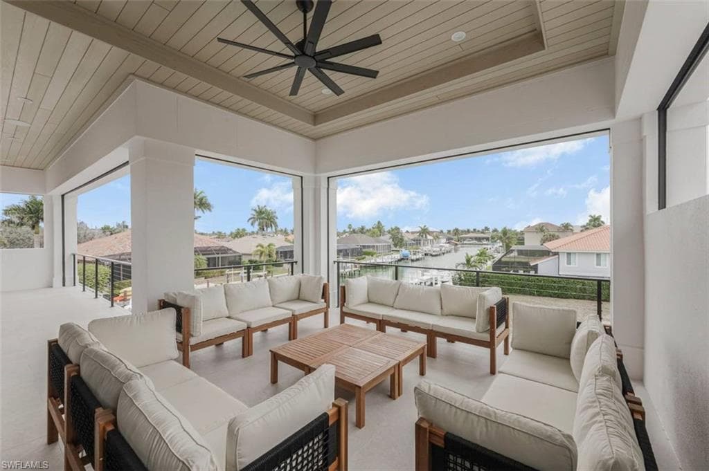 661 Amber DR, MARCO ISLAND FL 34145-40