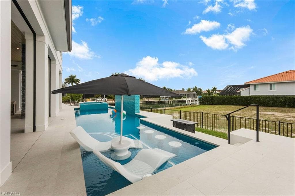 661 Amber DR, MARCO ISLAND FL 34145-20