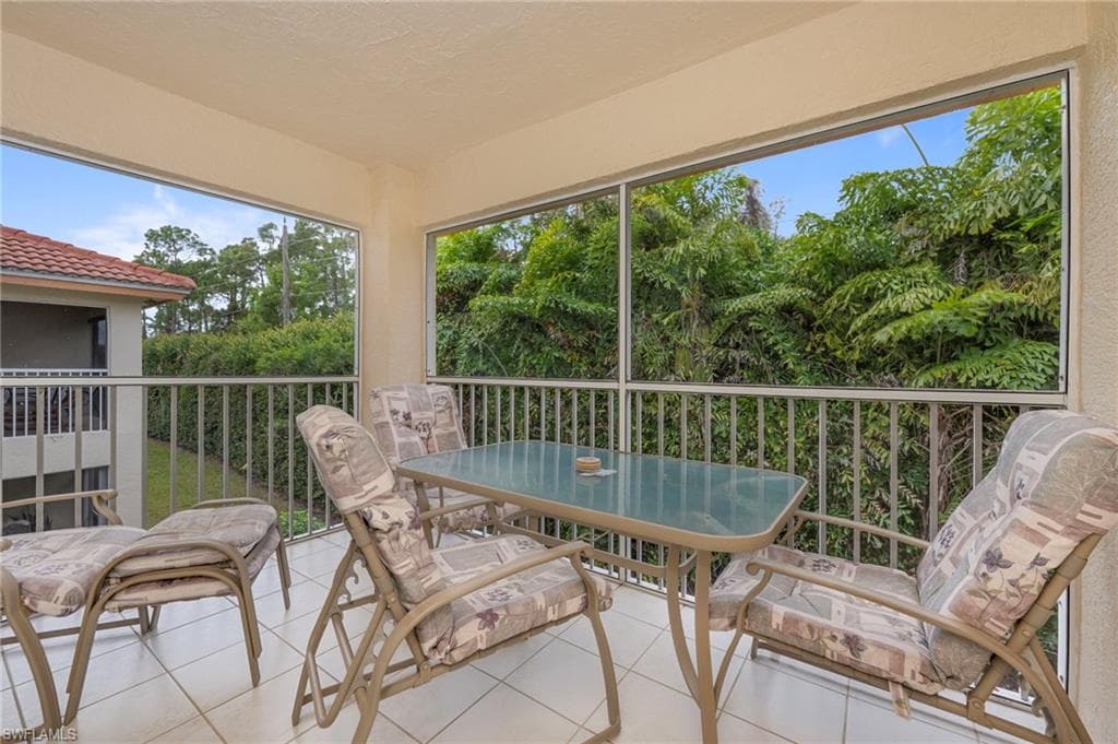 6645 Huntington Lakes CIR # 203, NAPLES FL 34119-10