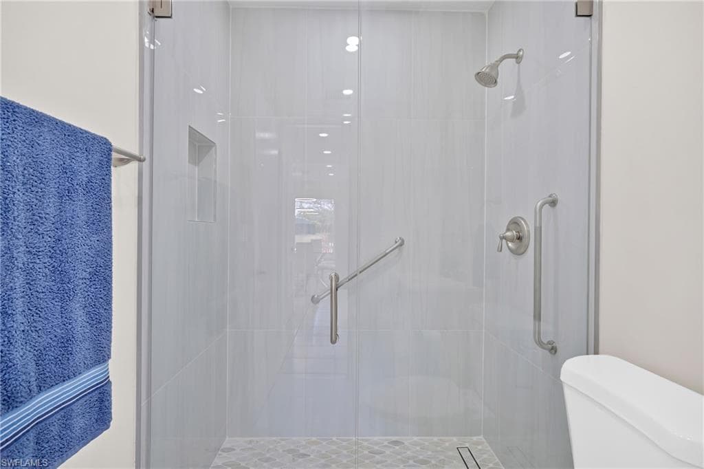 720 Joel BLVD-12