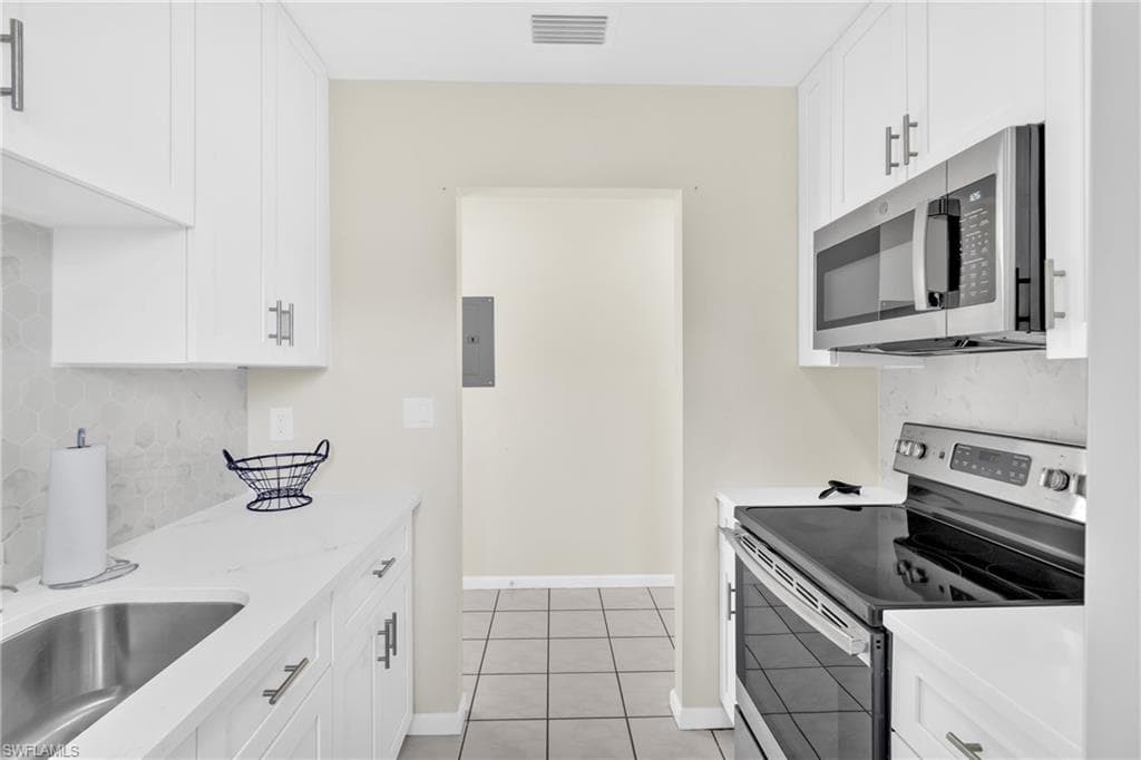 720 Joel BLVD-6