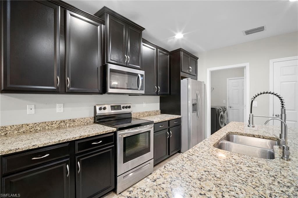 4290 dutchess park RD, FORT MYERS FL 33916-11