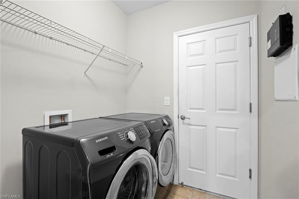 4290 dutchess park RD, FORT MYERS FL 33916-20