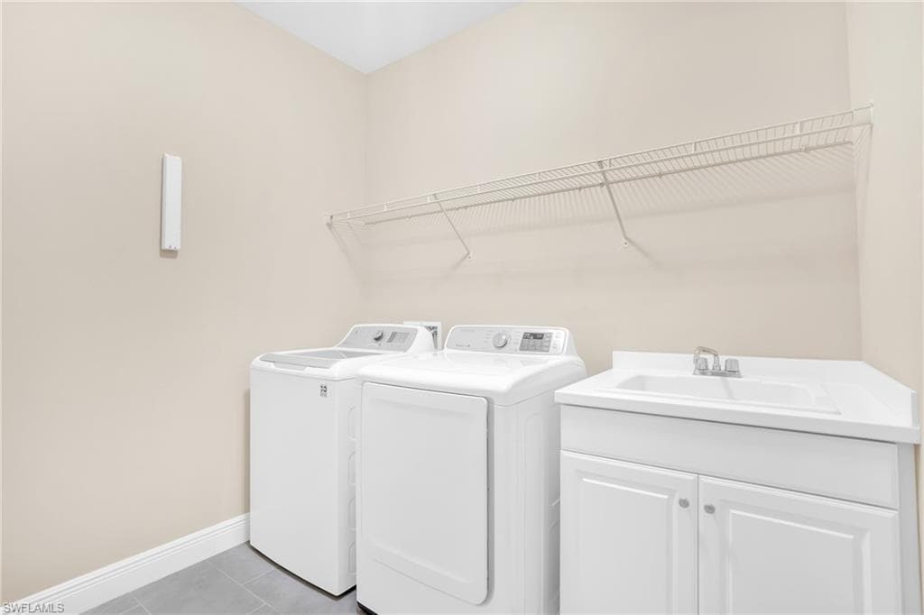 7530 Cypress Walk DR, FORT MYERS FL 33966-27