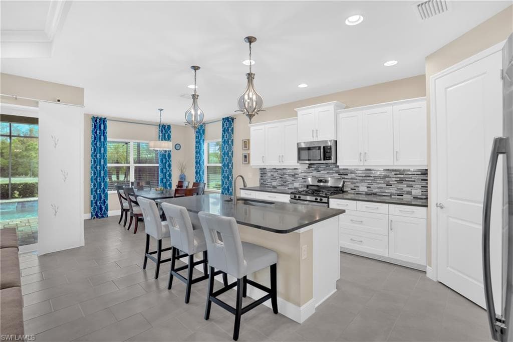 7530 Cypress Walk DR, FORT MYERS FL 33966-7