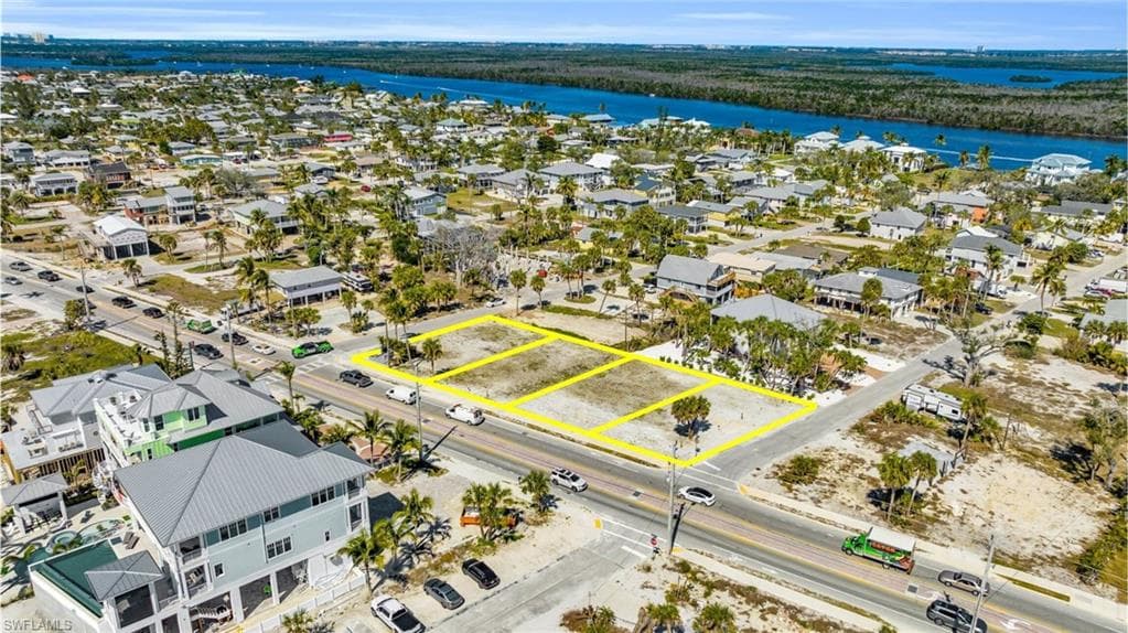 111 Coconut DR, FORT MYERS BEACH FL 33931-6