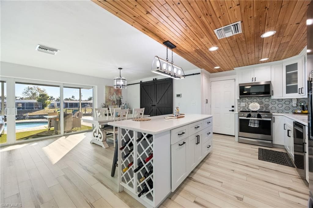 3113 SE 17 PL, CAPE CORAL FL 33904-11