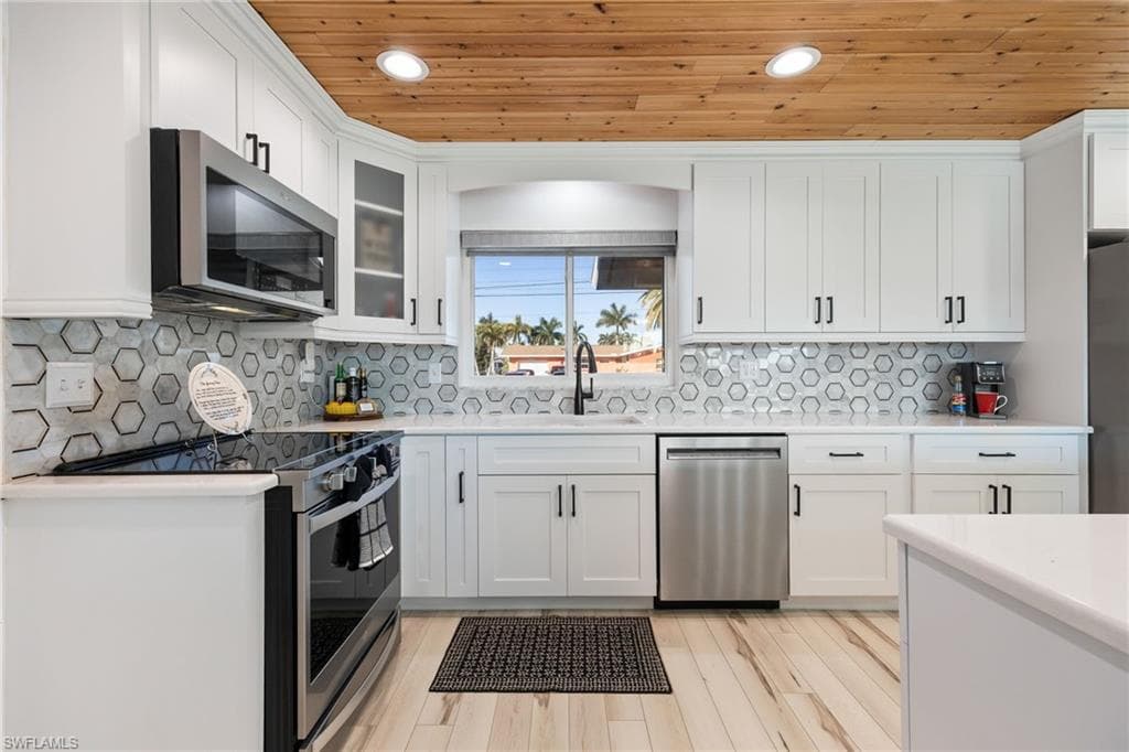 3113 SE 17 PL, CAPE CORAL FL 33904-9