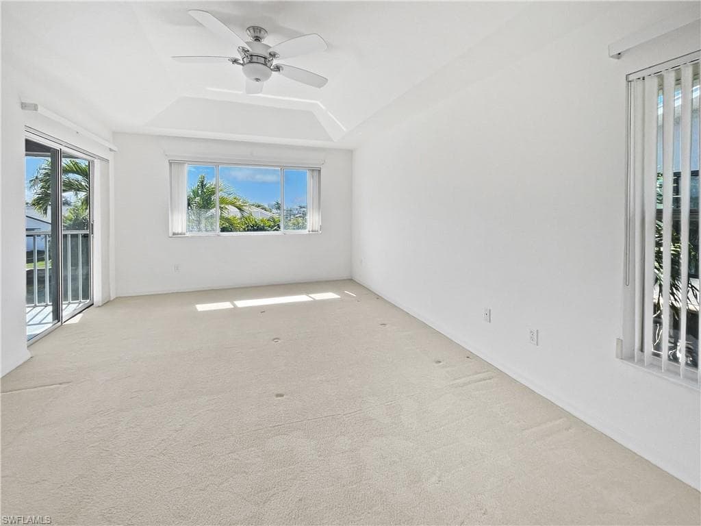 1004 SW 48th TER 203-5