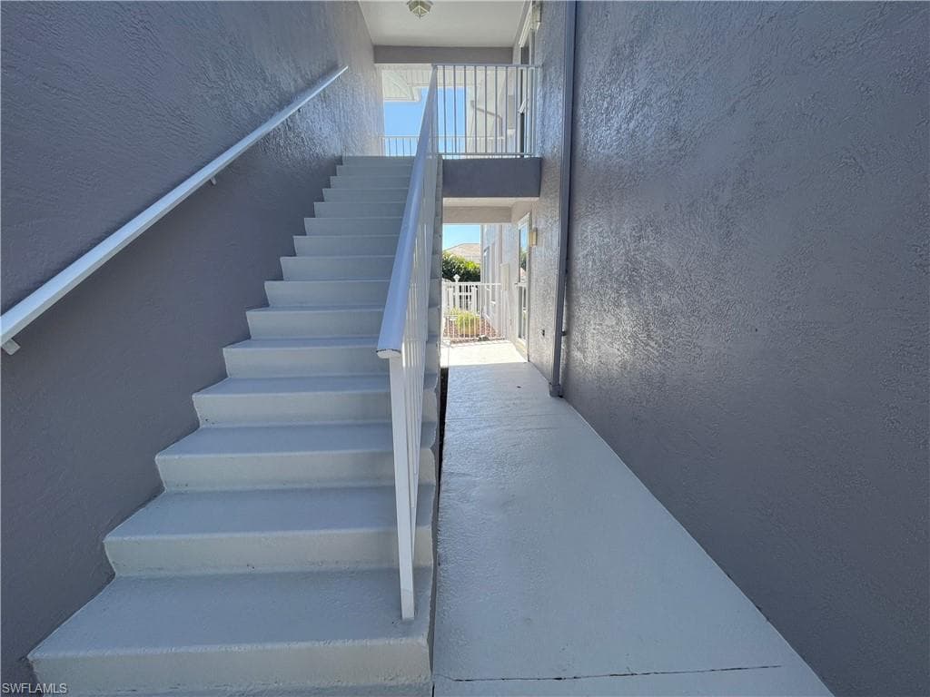 1004 SW 48th TER 203-11