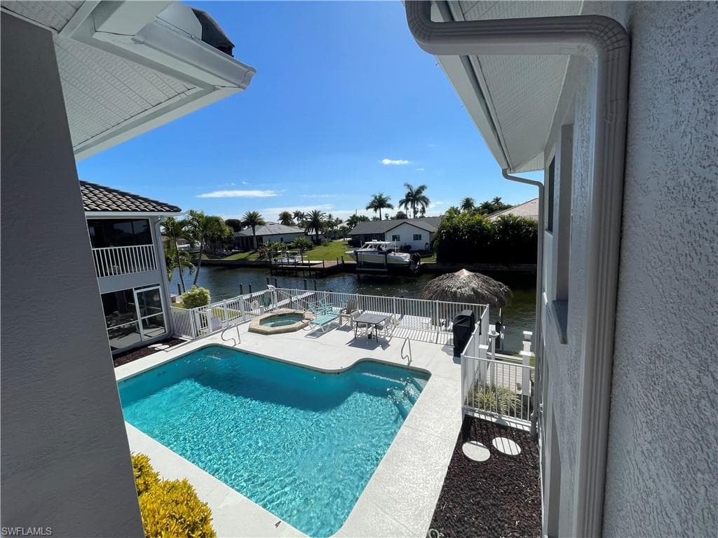 1004 SW 48th TER 203-2